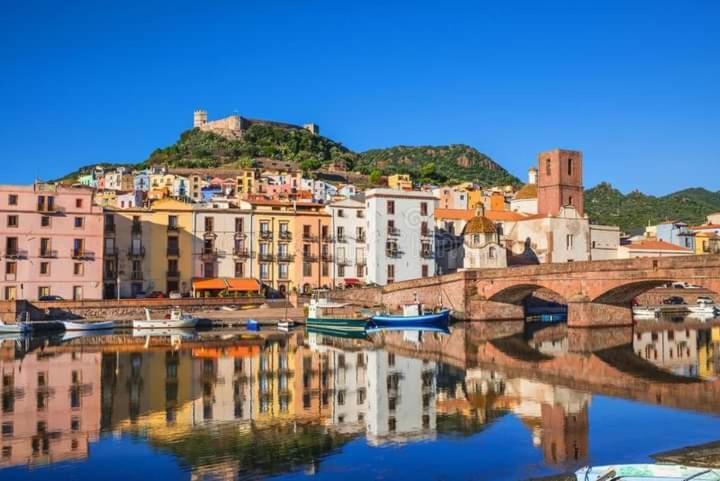Le Camelie Appartamento Bosa Exteriér fotografie